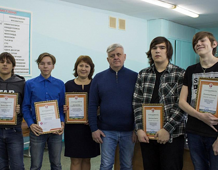 Андрей Косилов отметил молодых конструкторов и спортсменов